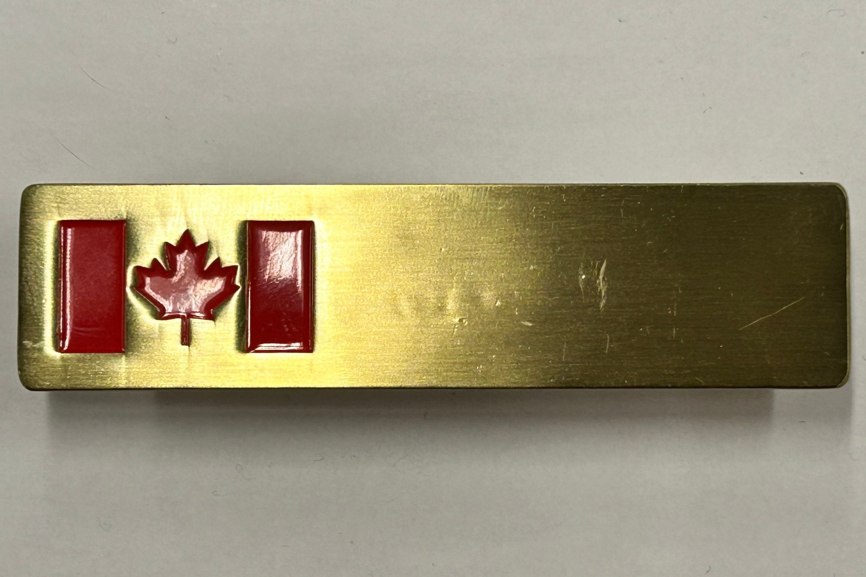 NB27G1 Canada Flag Gold Name Bar 1 Line